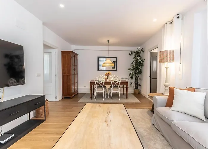 Pintxos Y Tradicion En Casco Viejo דירה *